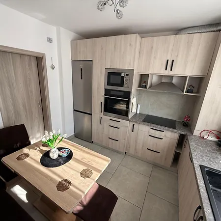 June's Charm Apartment *