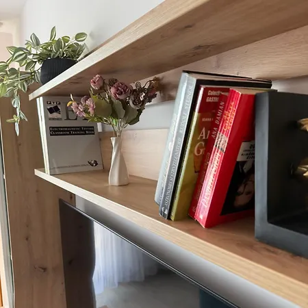 June's Charm Apartment