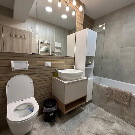 June's Charm Apartment